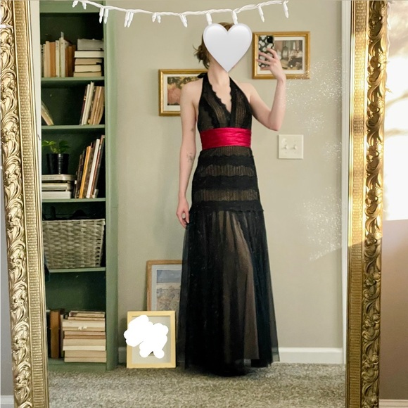NWT BCBG Floor length red and black tulle gown size 2 - Picture 3 of 13